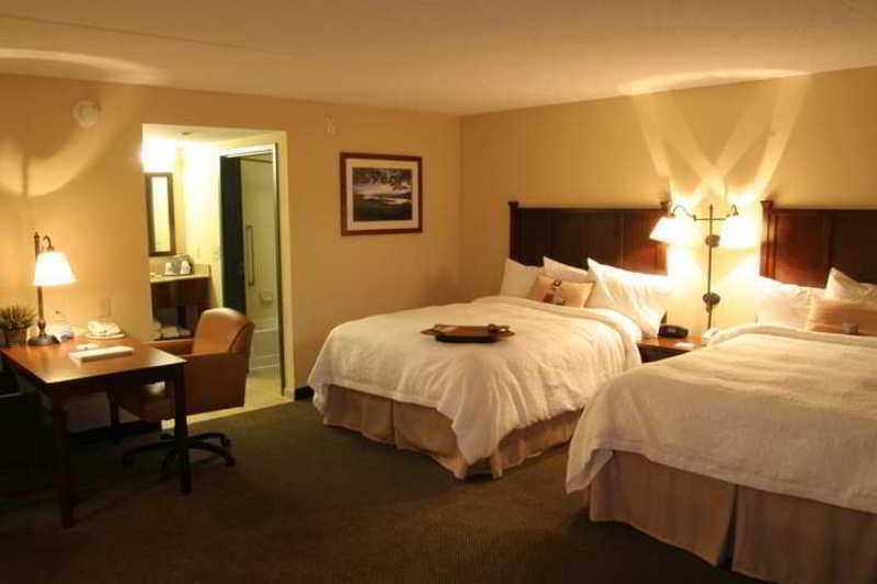 Hampton Inn & Suites לייק ג'ורג' חדר תמונה